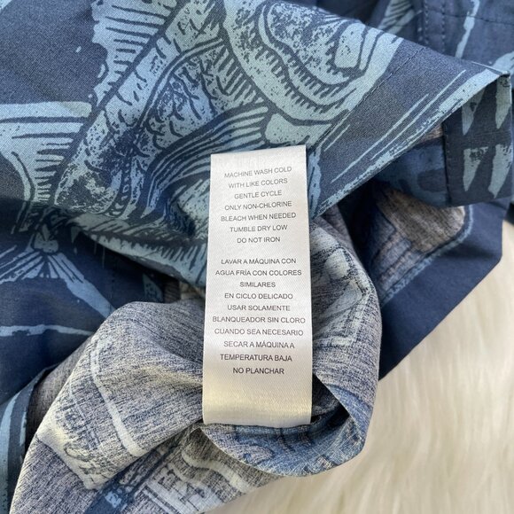 Quiksilver Fish Print Button Up Shirt Blue Men's Size Small NWT - Picture 9 of 9